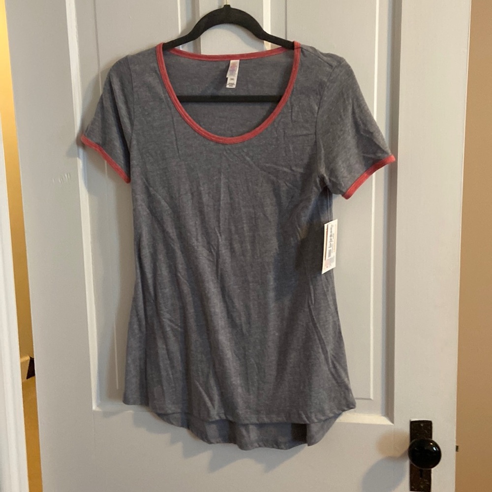 NWT Lularoe classic t shirt